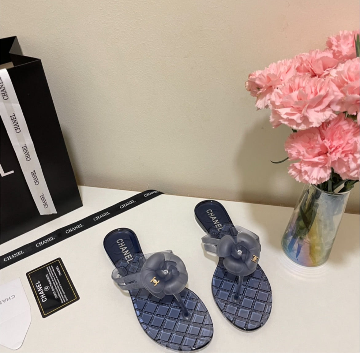 Black Chanel woman sandal