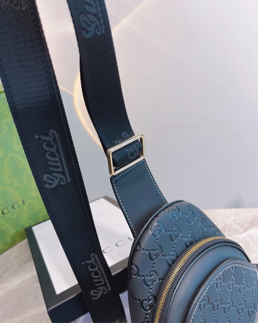 Gucci one shoulder Bag