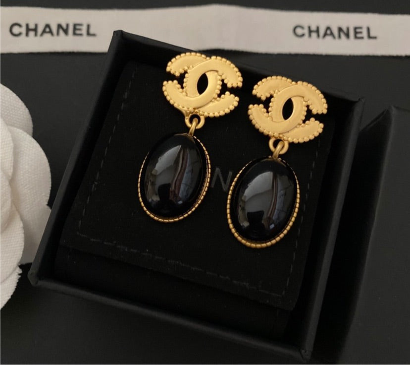 Chanel Black/gold earrings