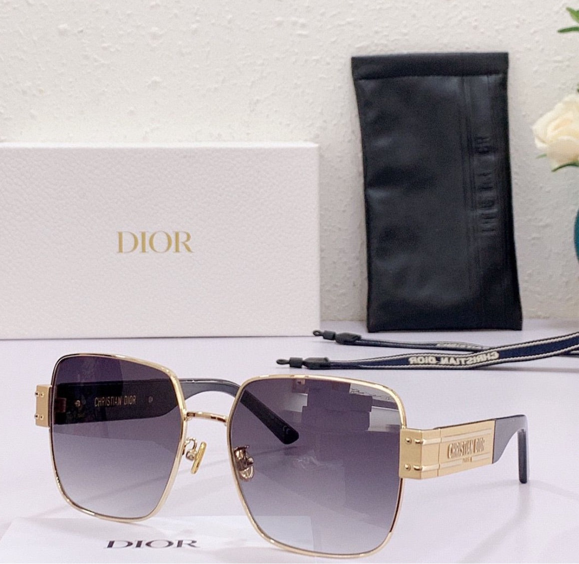 New Dior woman sunglasses