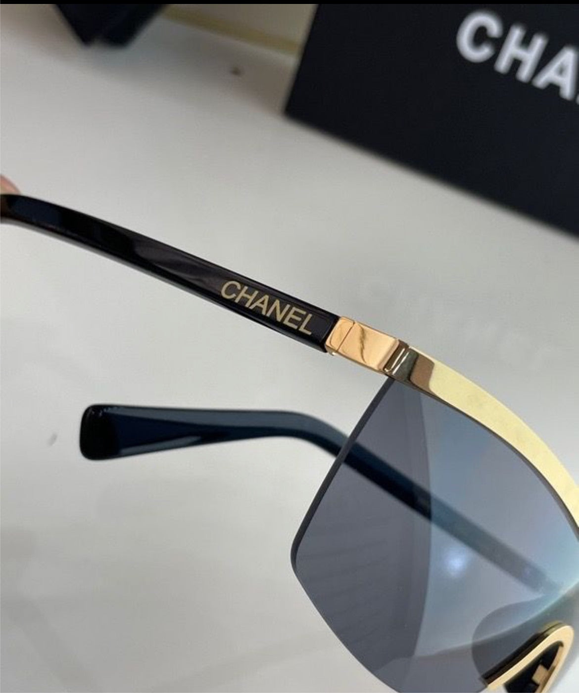 New woman (23) Chanel sunglasses