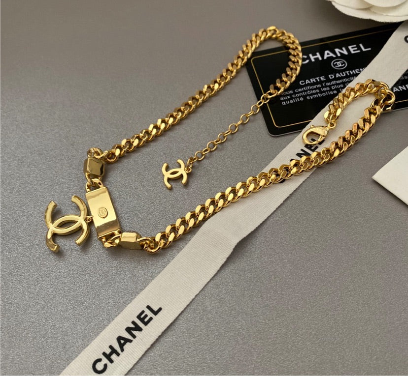 New Chanel woman necklace