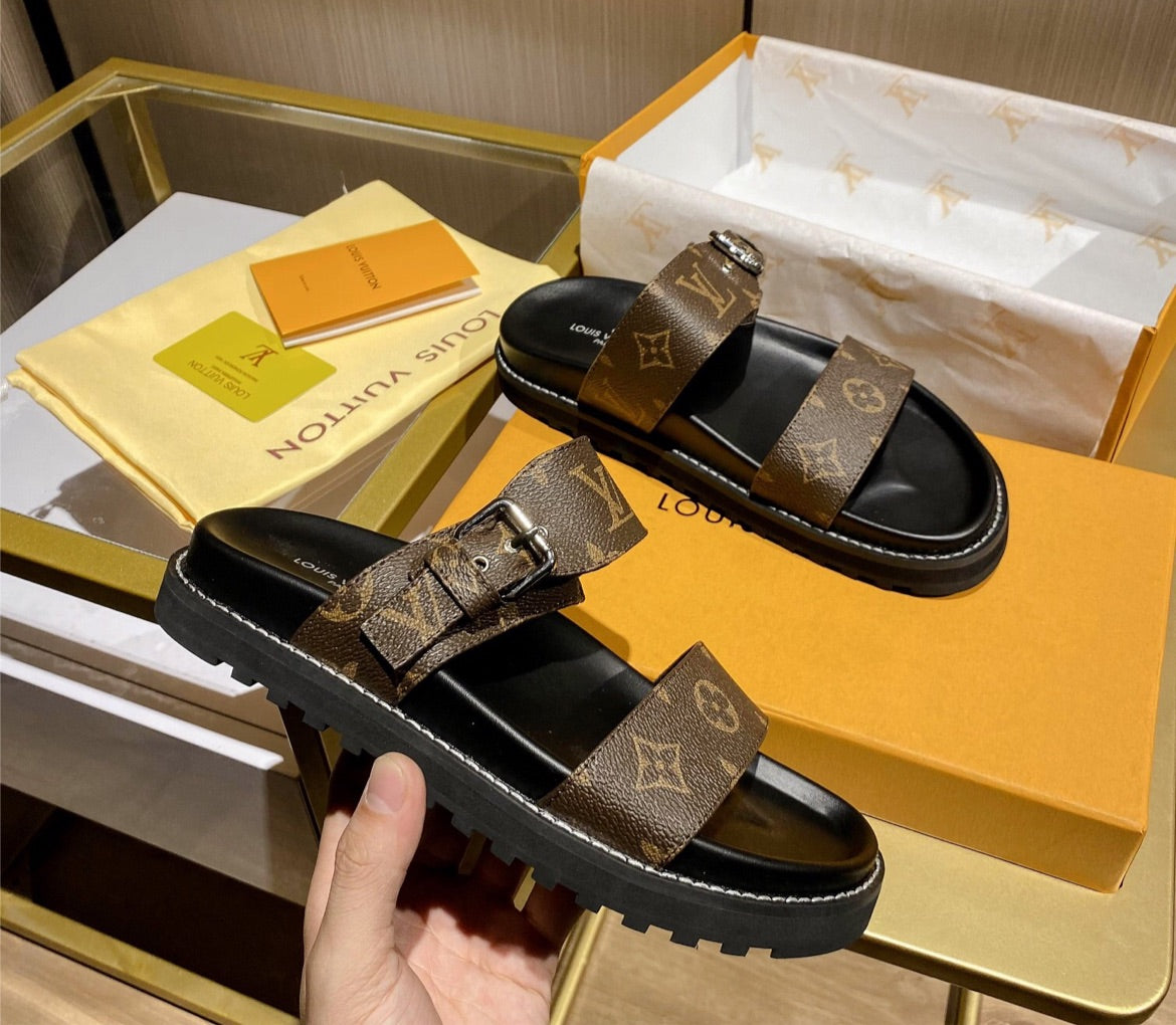 Brown LV woman sandal