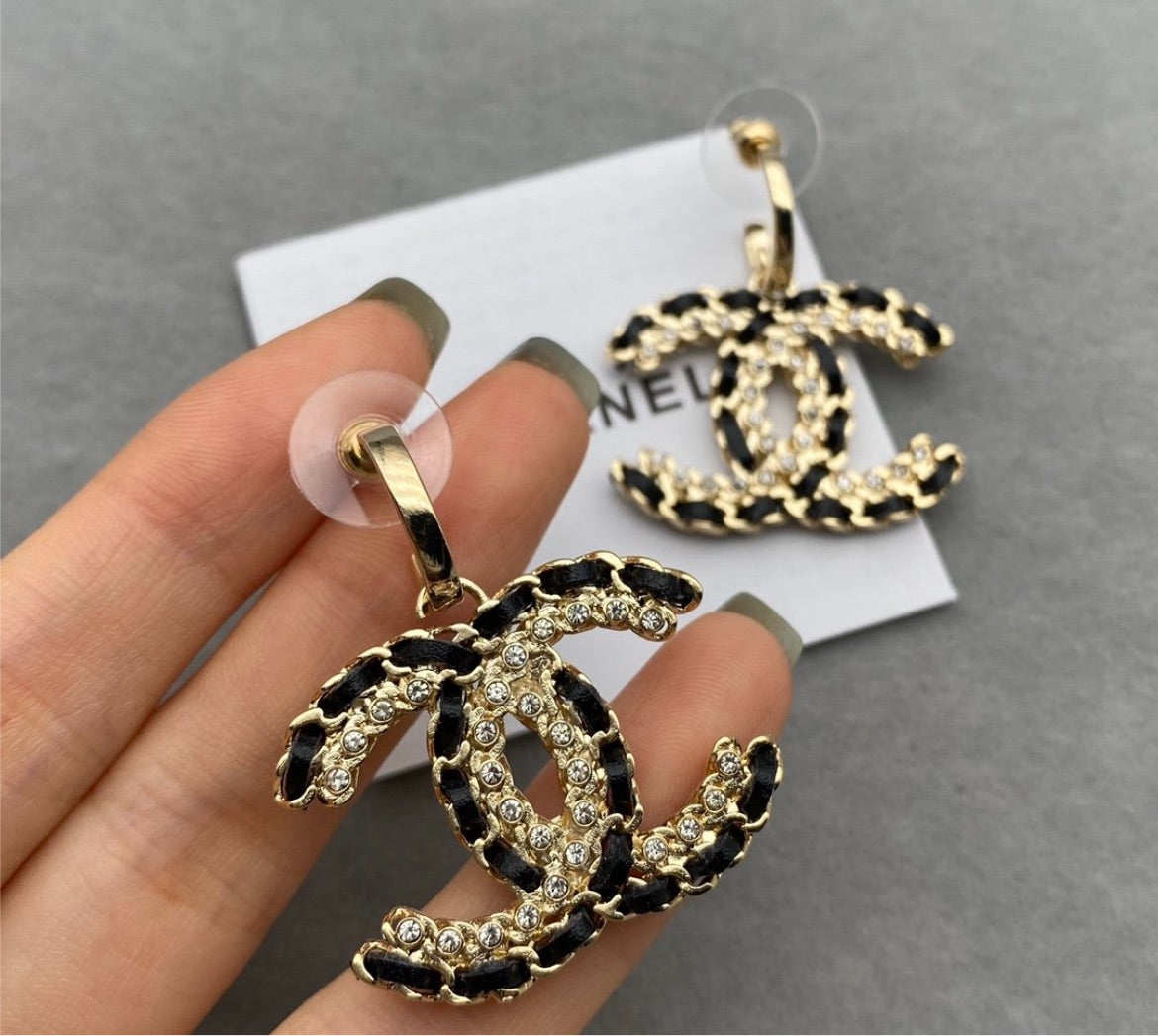 Chanel woman new earring