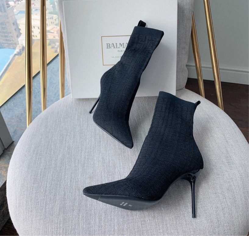 New black Balmain woman boots