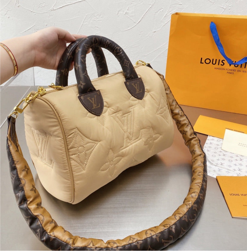 Woman LV handbag