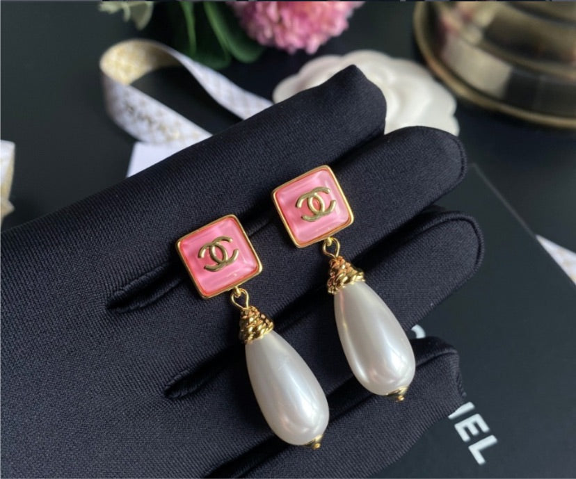 Chanel pearl earrings