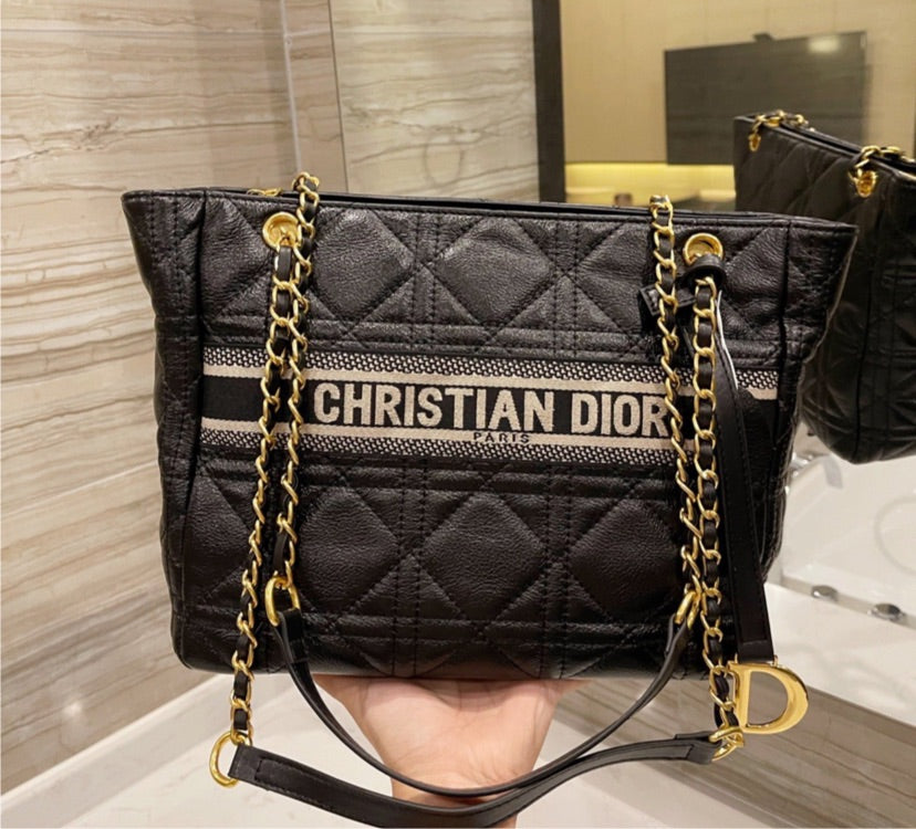 Black Dior woman handbag