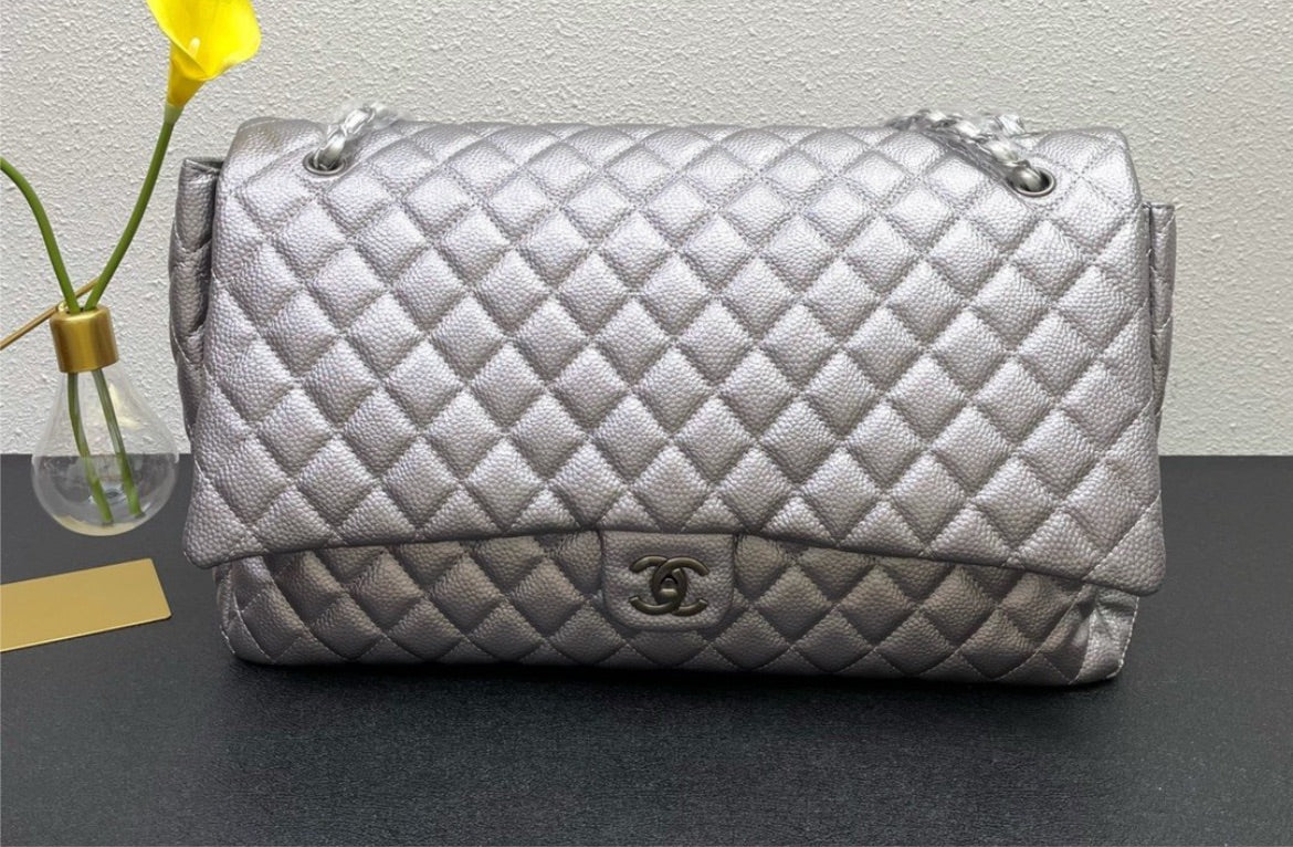 Chanel woman large handbag