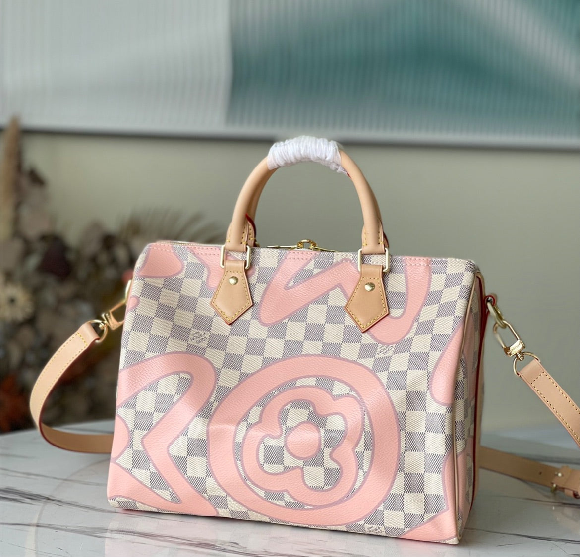 Pink/white LV woman speedy handbag