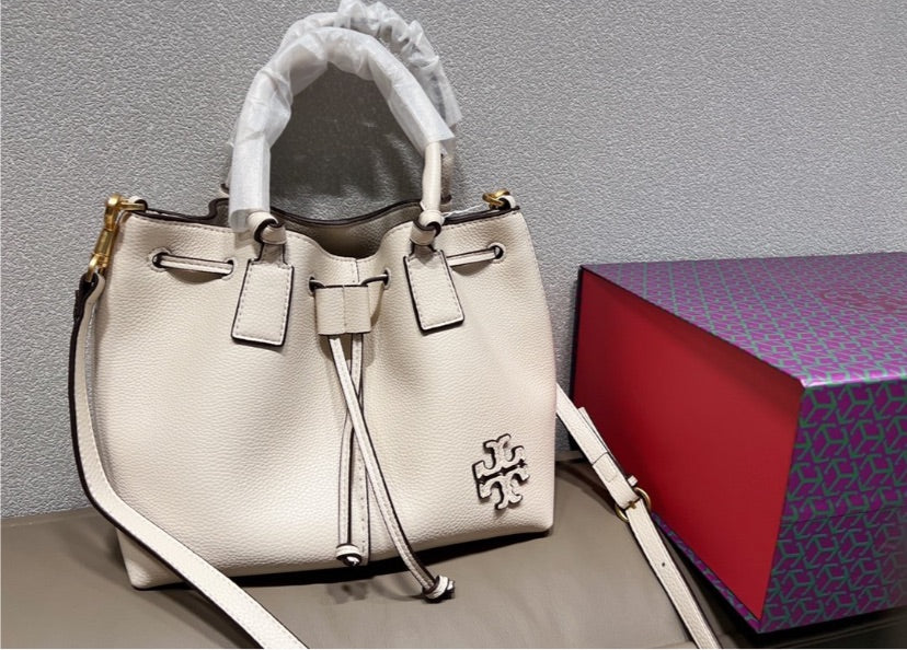 Tory Burch woman shoulder handbag