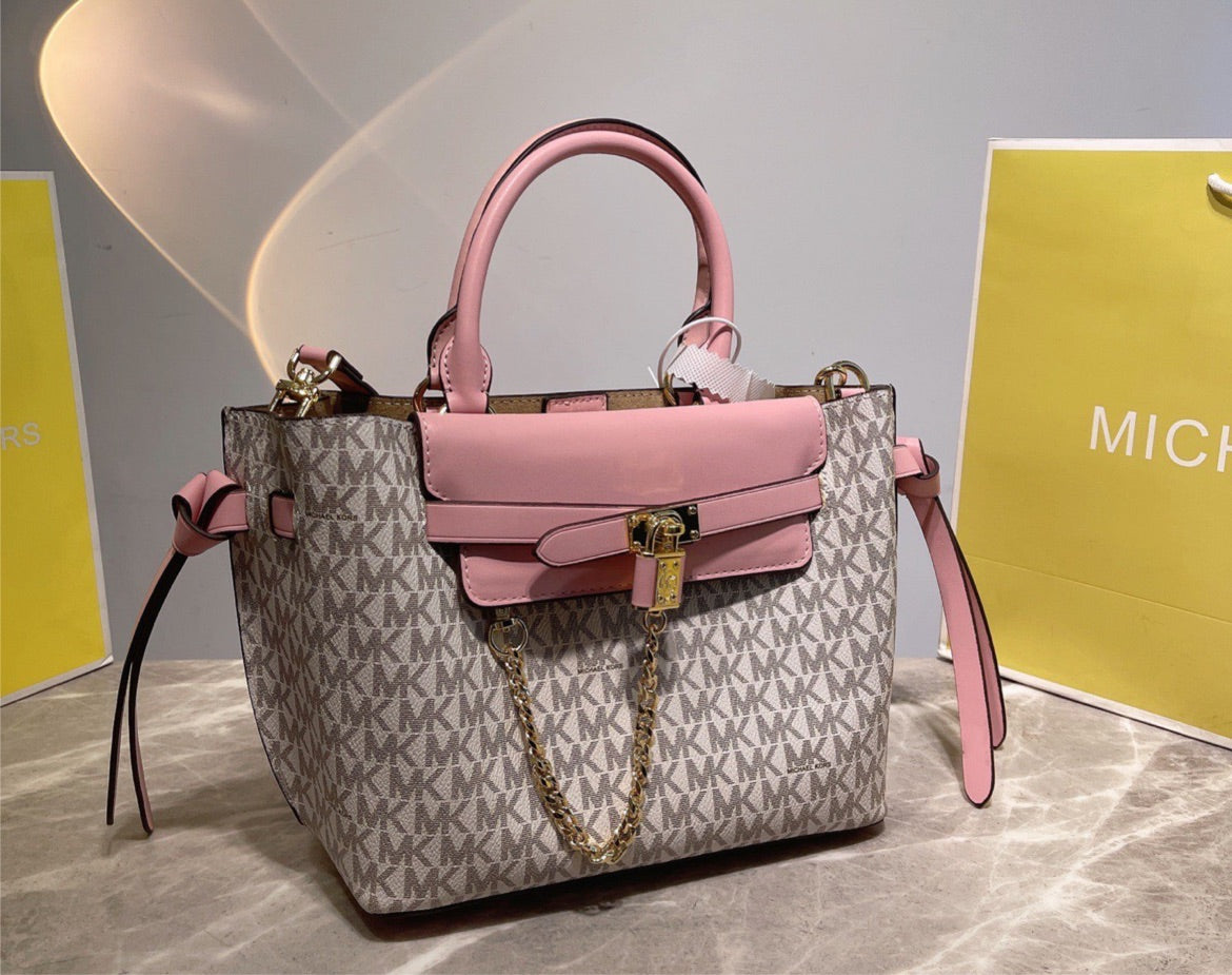 Michael kors woman shoulder handbag