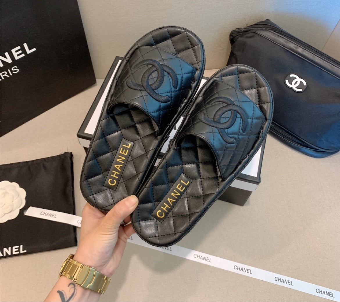 Chanel woman slide/sandal