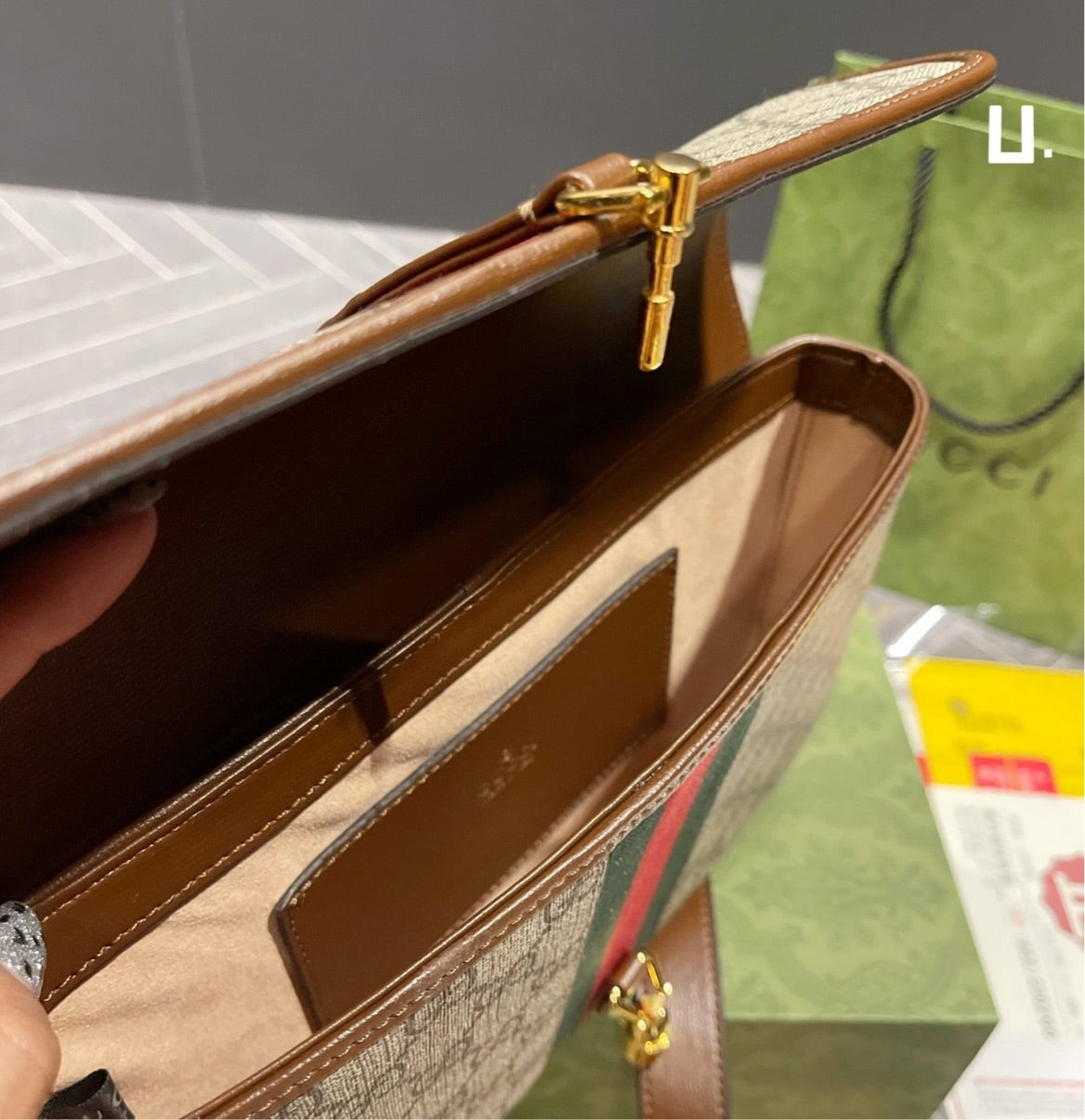 Gucci crossbody woman