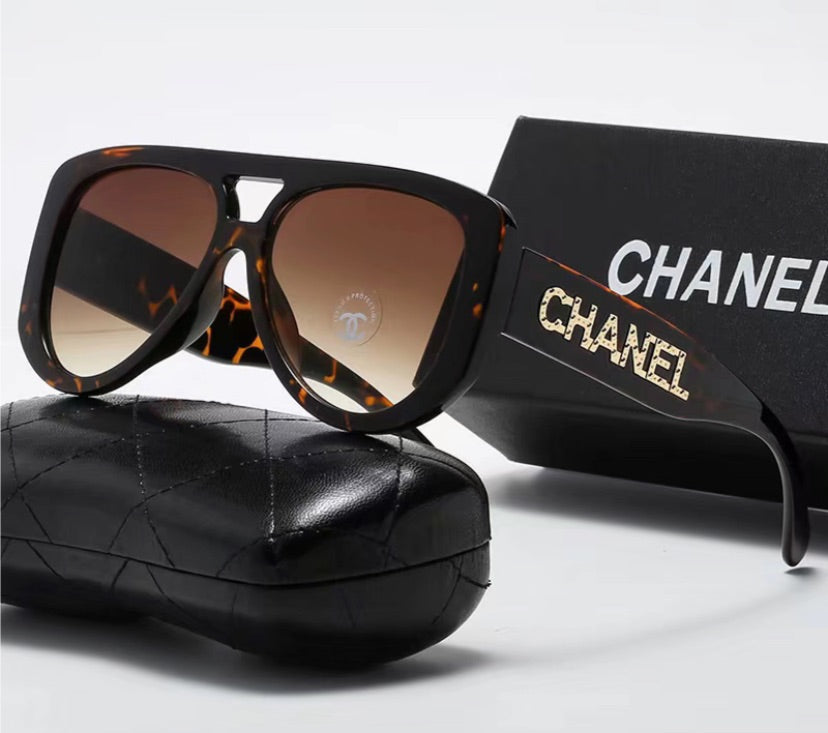 New Chanel woman sunglasses