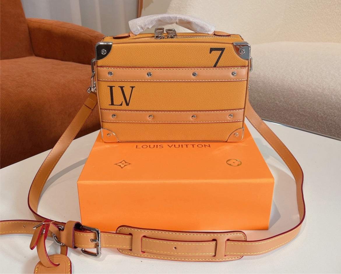 LV woman crossbody/shoulder bag