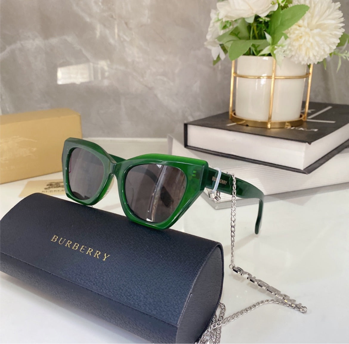 New Burberry woman sunglasses
