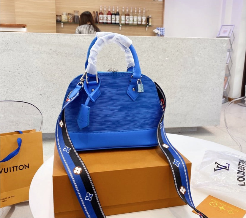 Woman LV shoulder Handbag