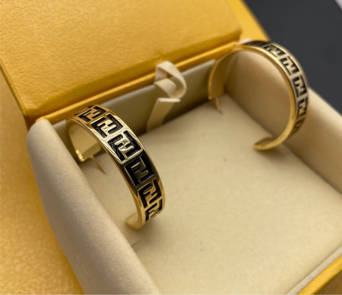 Fendi woman earrings