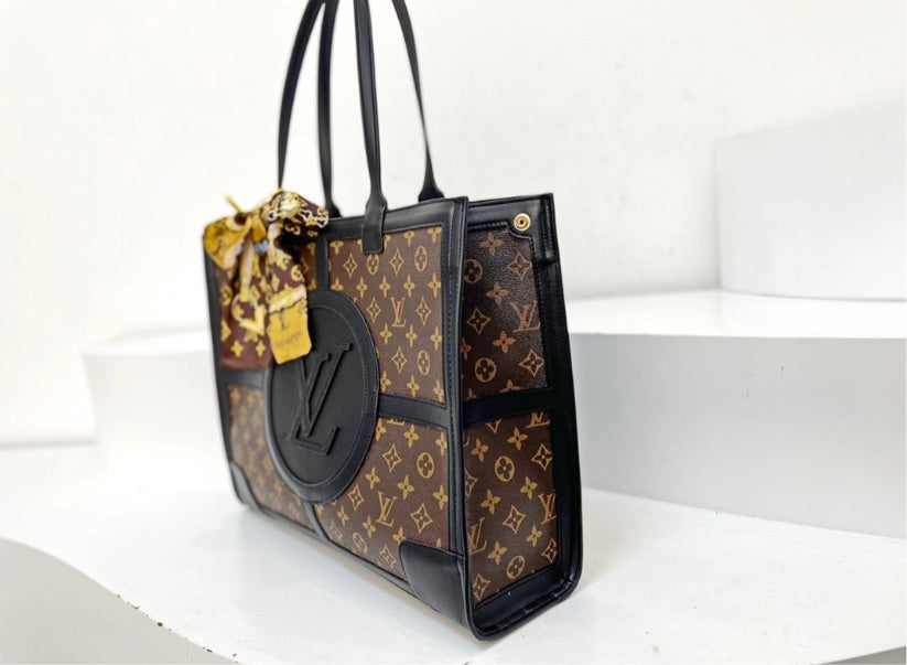 Louis V woman Handbag