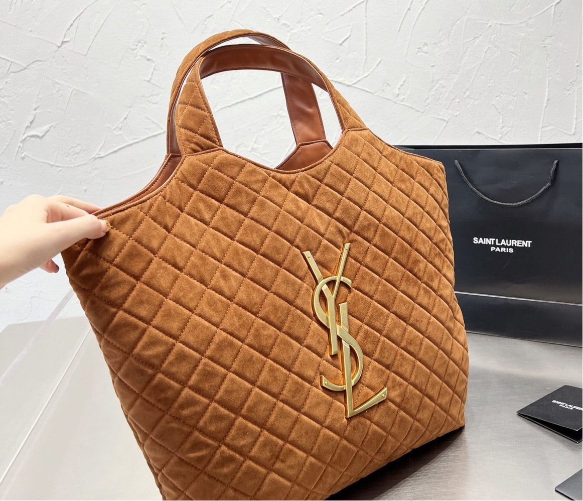 Woman YSL shoulder bag