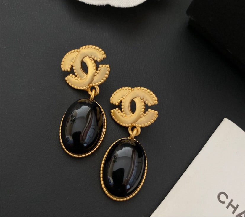 Chanel Black/gold earrings