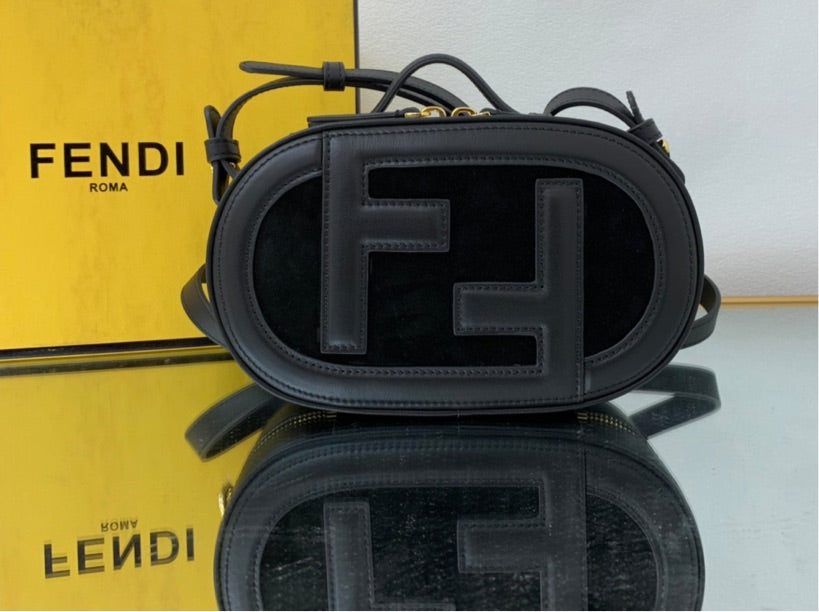 New Fendi woman crossbody / shoulder