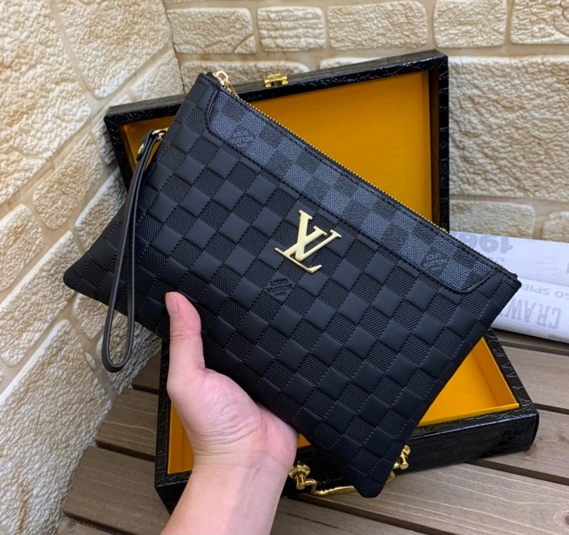 LV woman clutch