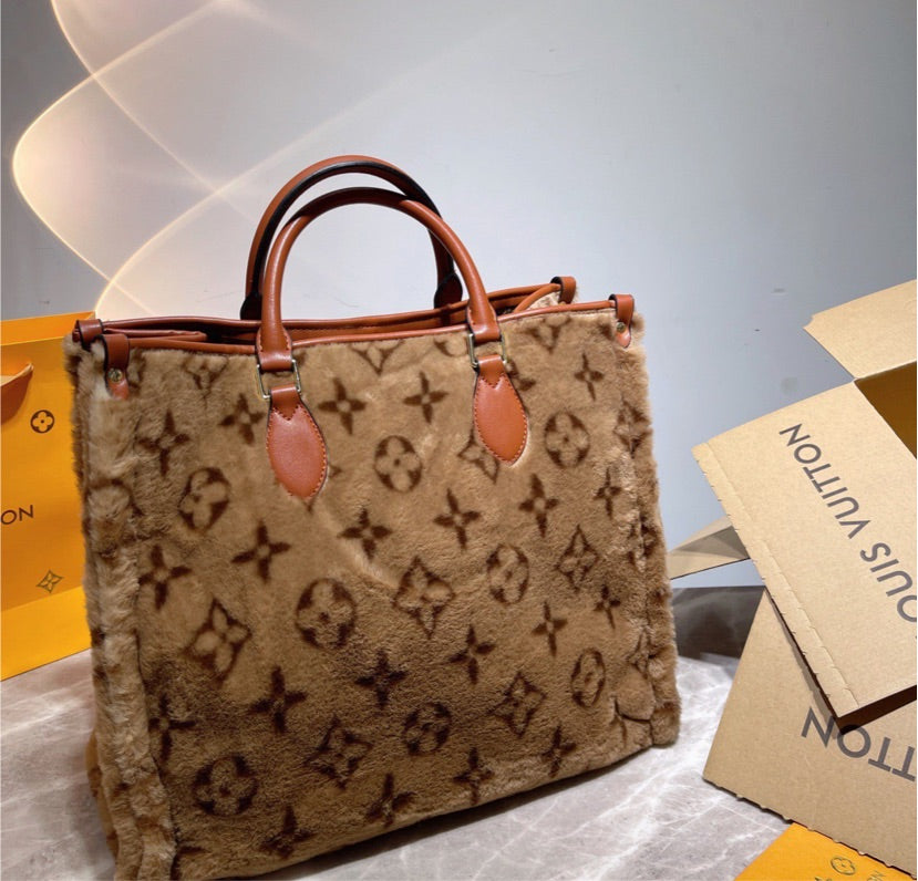 LV woman fur Large Handbag