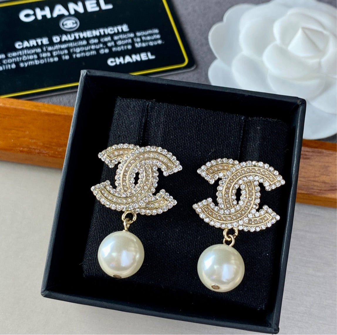 Pearl Chanel earring