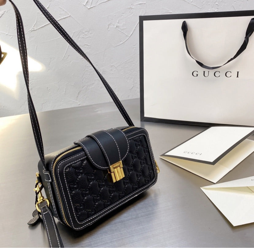 New woman crossbody handbag