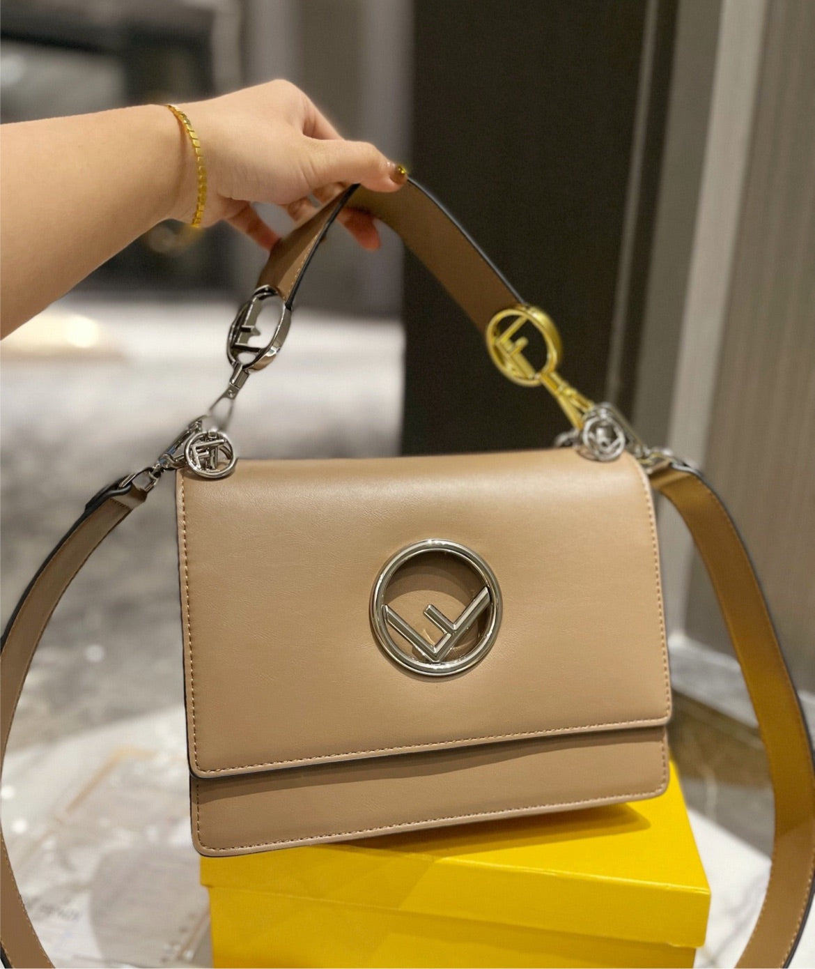 Fendi woman shoulder handbag