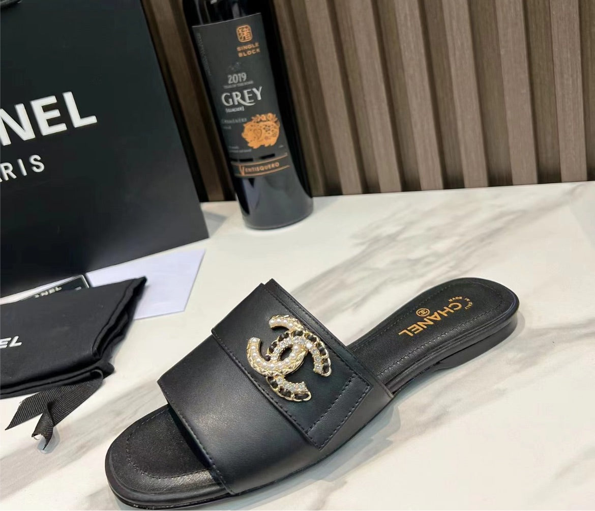 Open toe Chanel slide in sandal