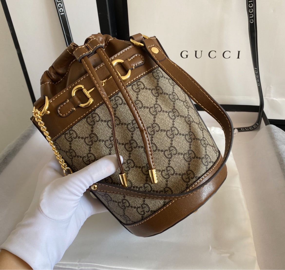 Woman Gucci handbag
