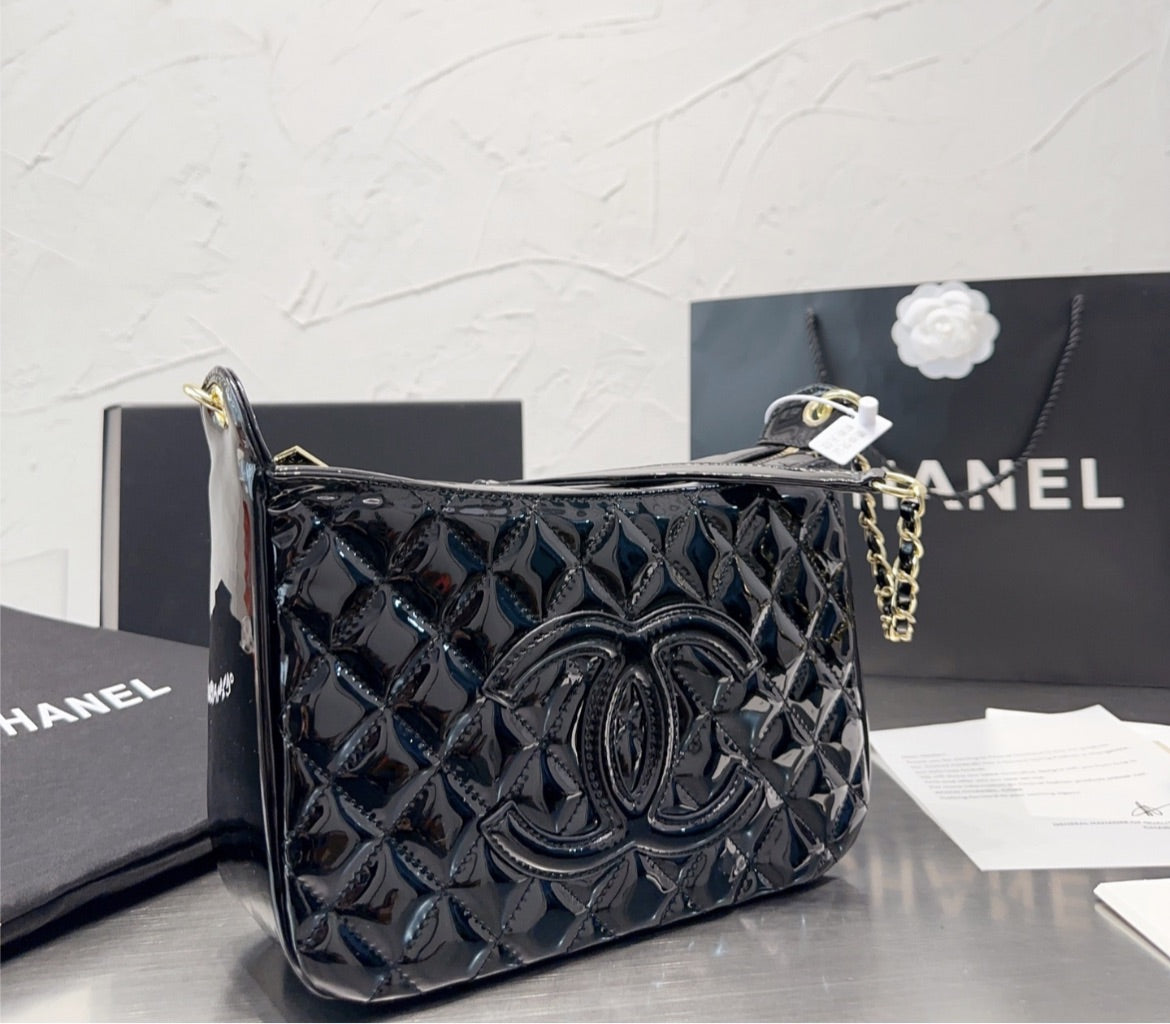 Patten leather Chanel woman handbag