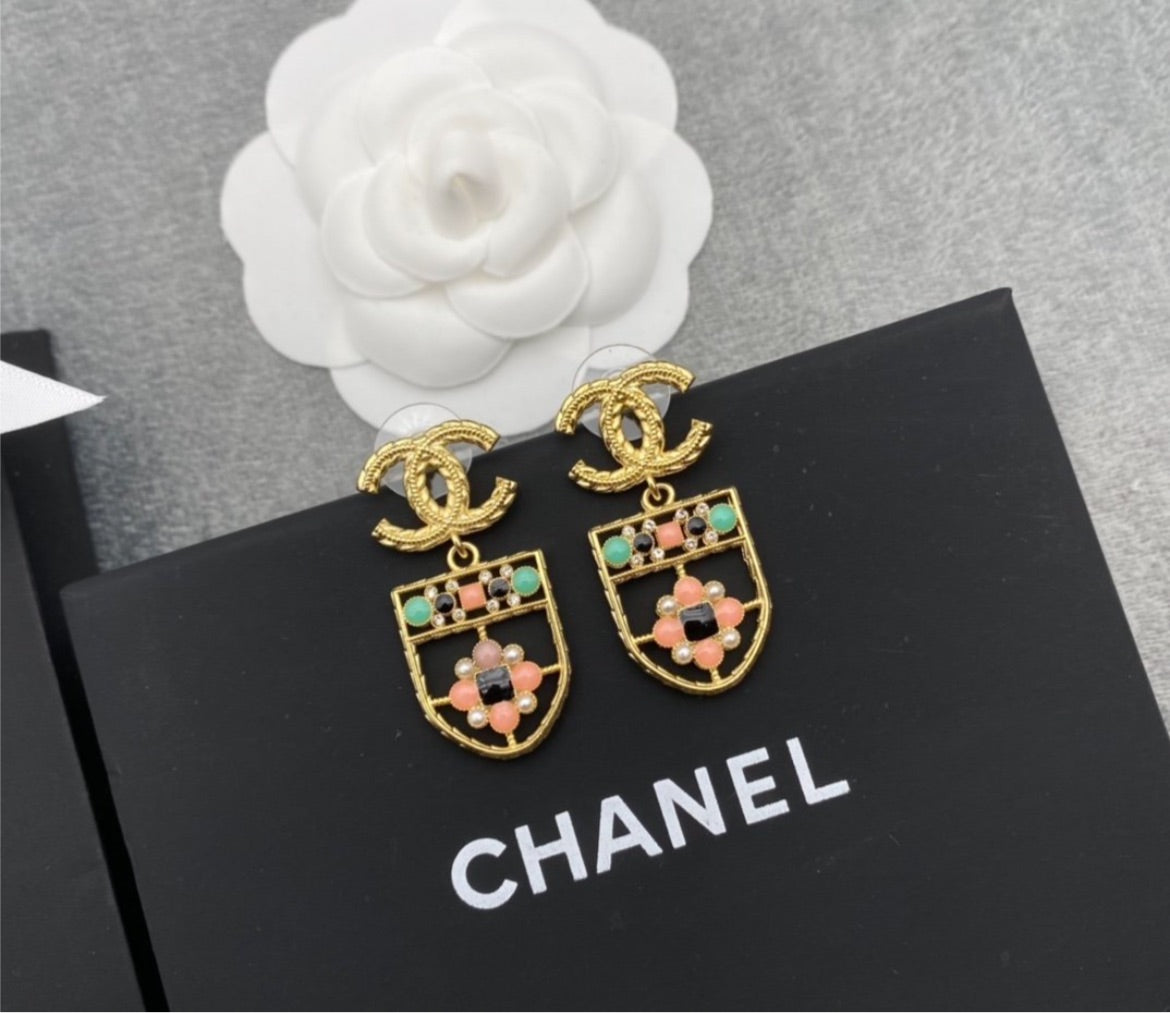 Chanel new woman earring