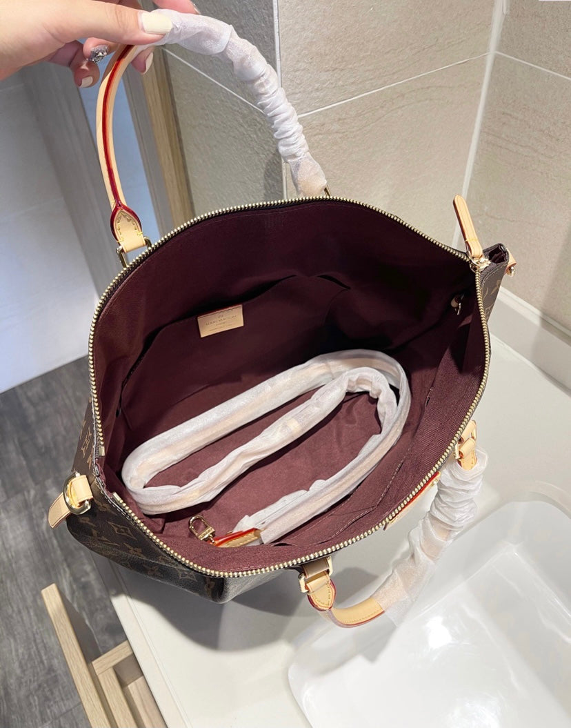 Large LV a woman shoulder handbag