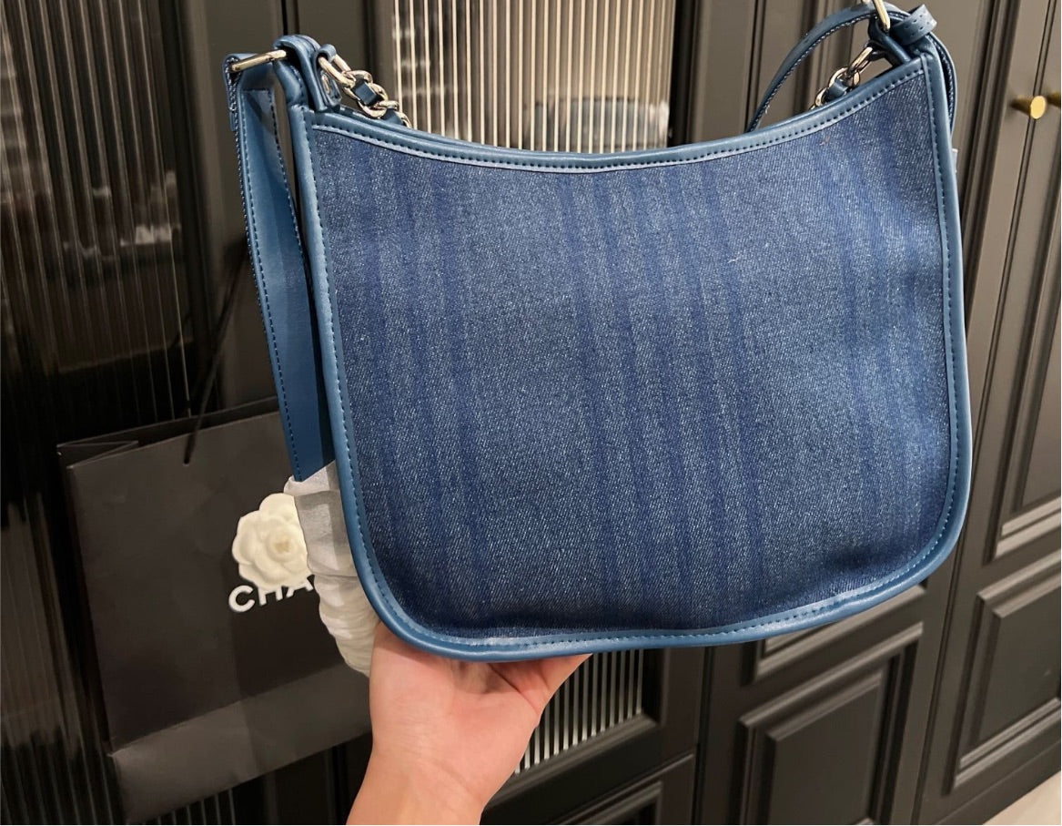 New Chanel Hobo shoulder bag