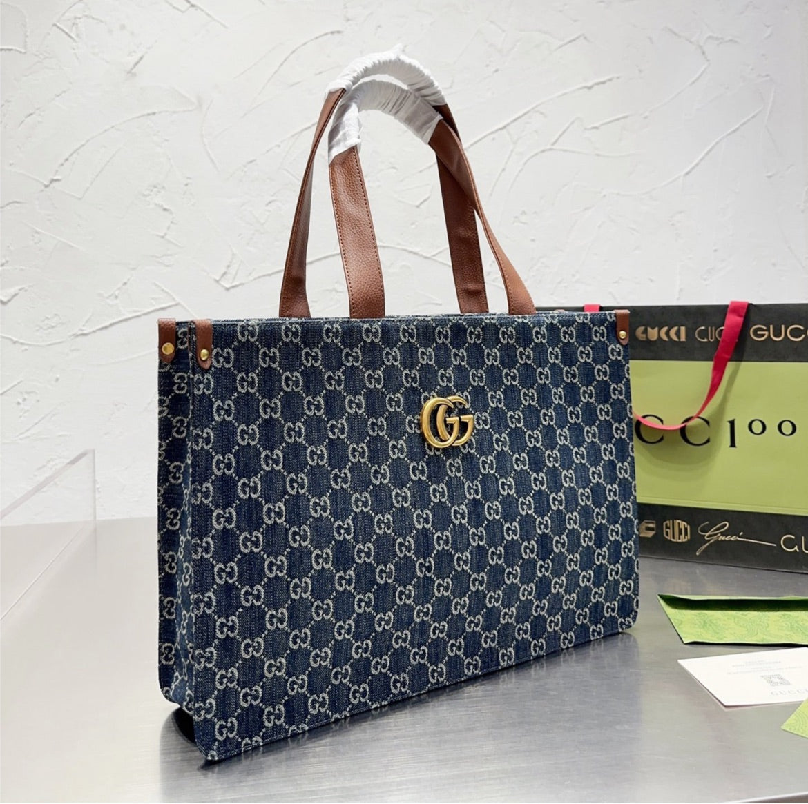 Large Woman Gucci shoulder bag