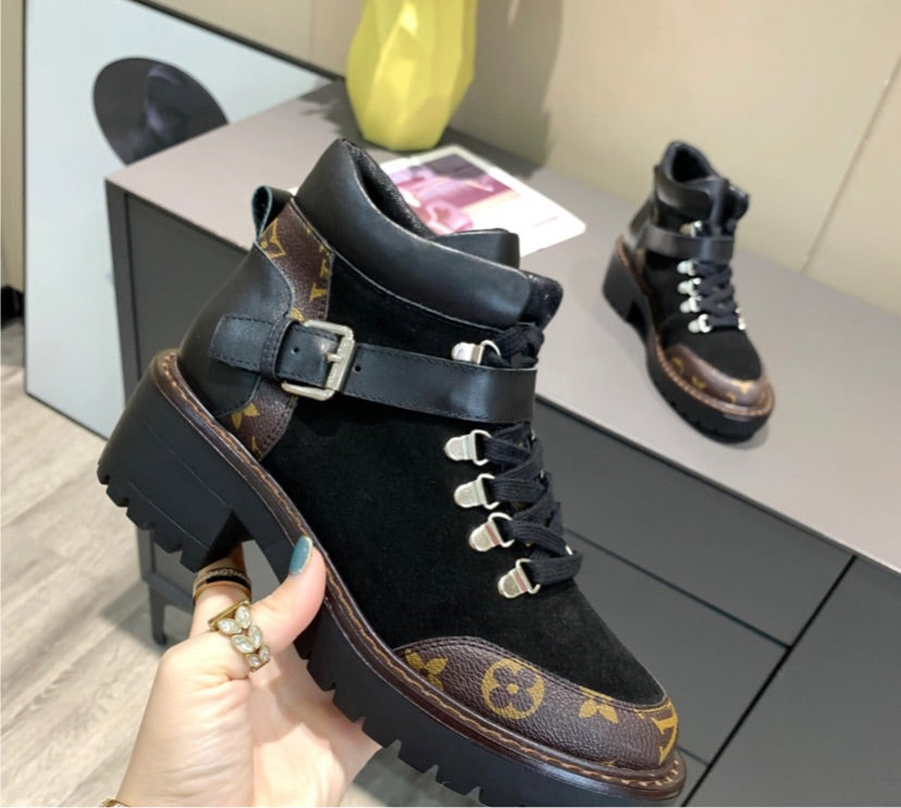 Low cut LV woman boots