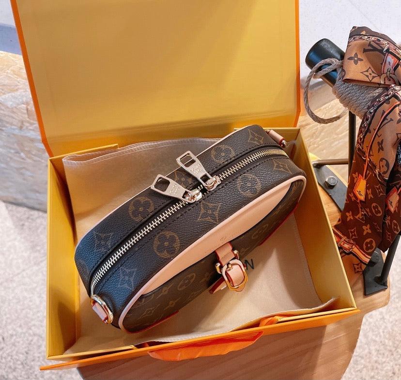 LV ladies Crossbody