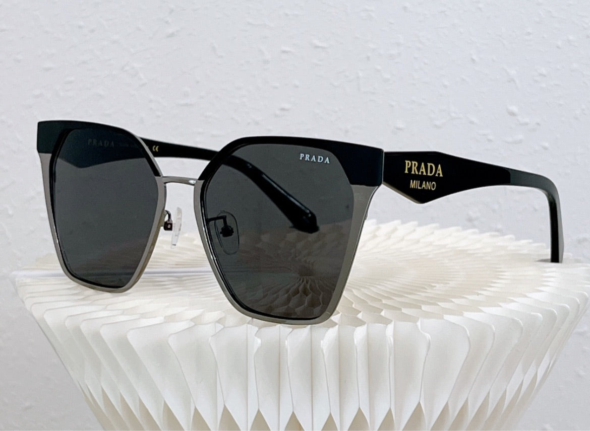 Prada woman sunglasses