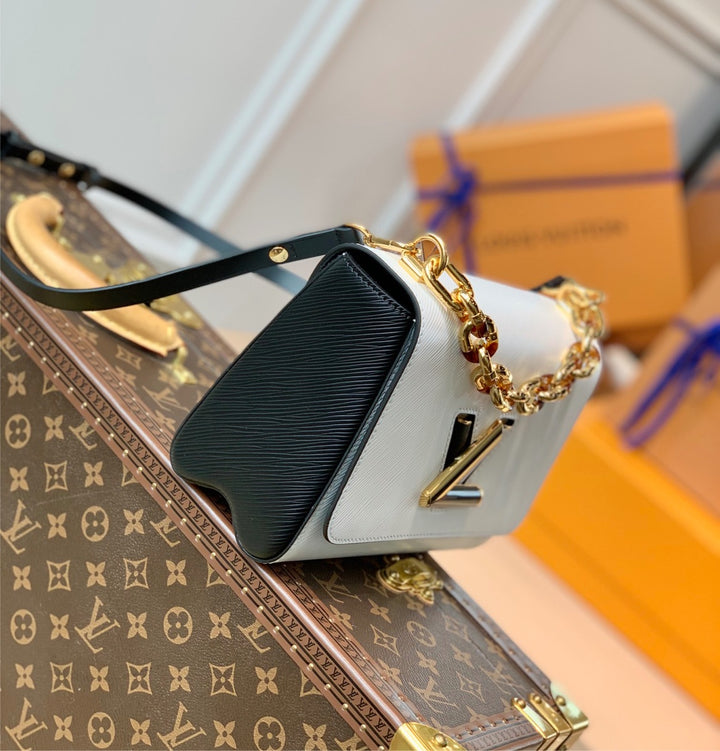 New LV woman shoulder bag