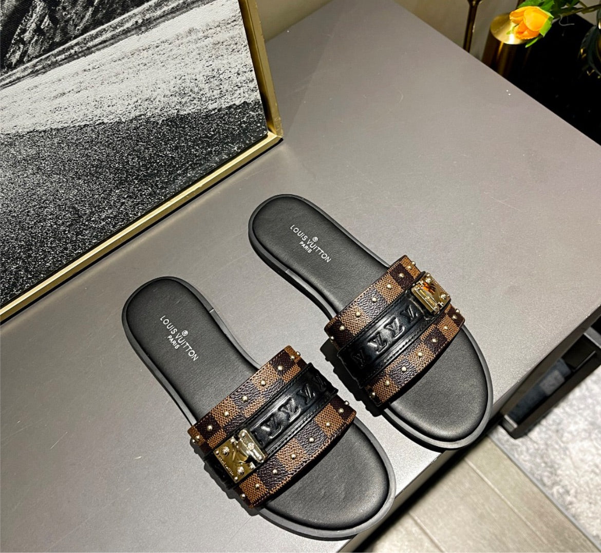 New Brown/black LV sandal