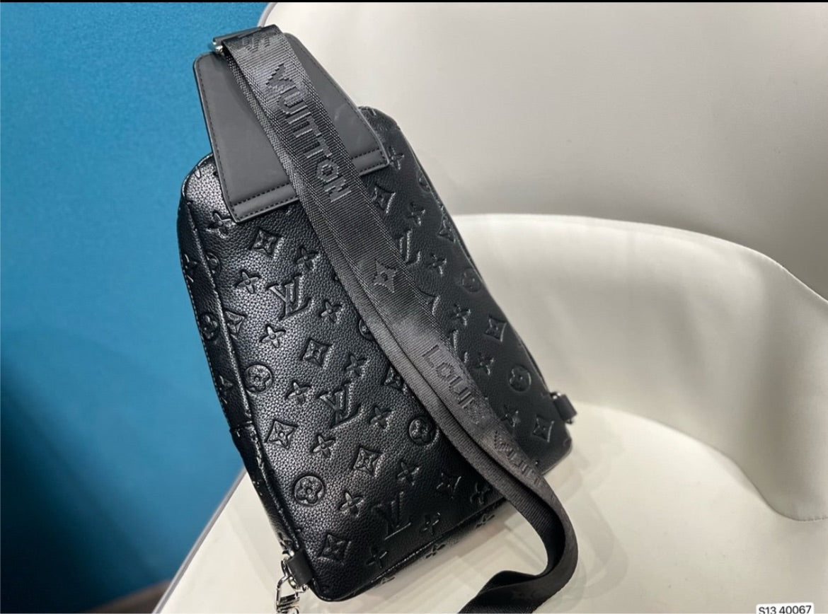 LV one shoulder Bag