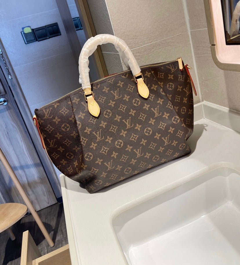 Large LV a woman shoulder handbag