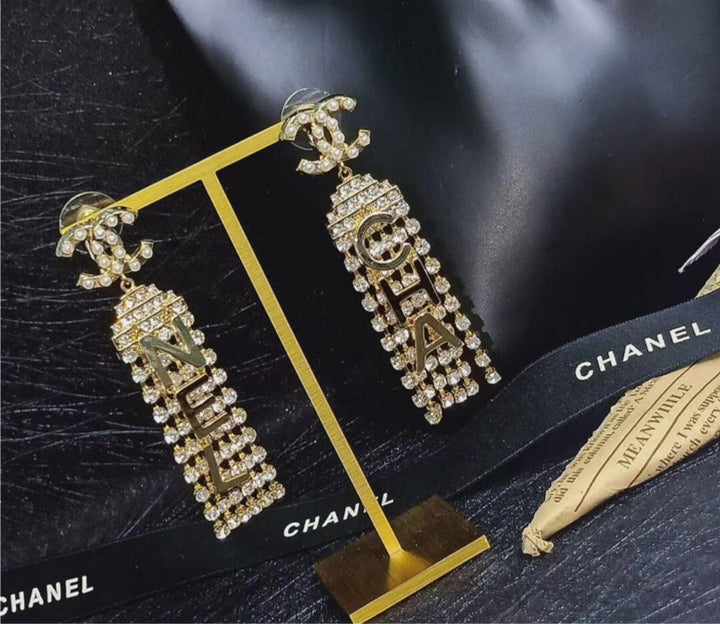 Chanel woman earrings