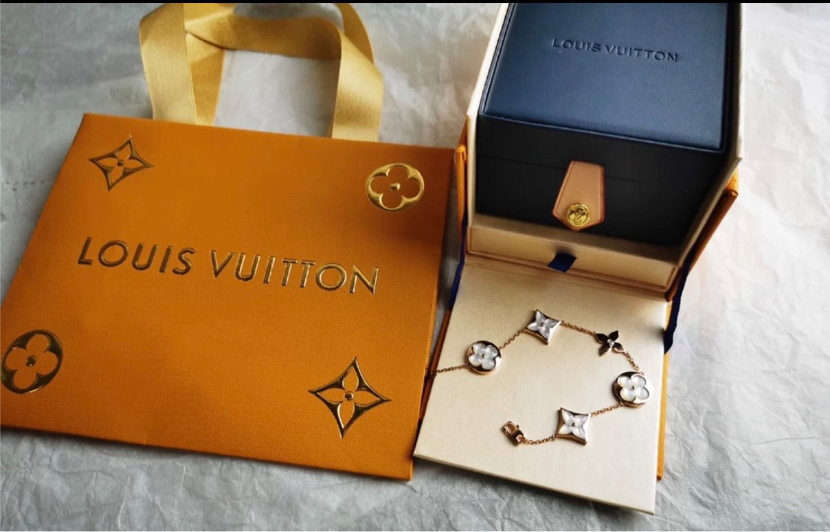 LV new woman bracelet