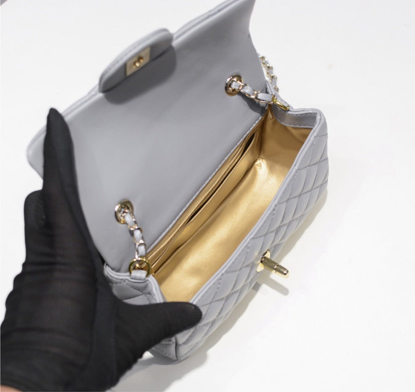 Chanel woman crossbody/shoulder handbag