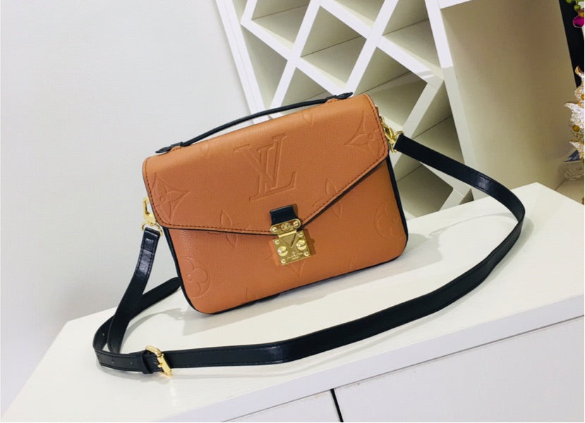 New LV woman shoulder handbag